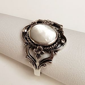 Vintage Mother of Pearl Art Deco Ring